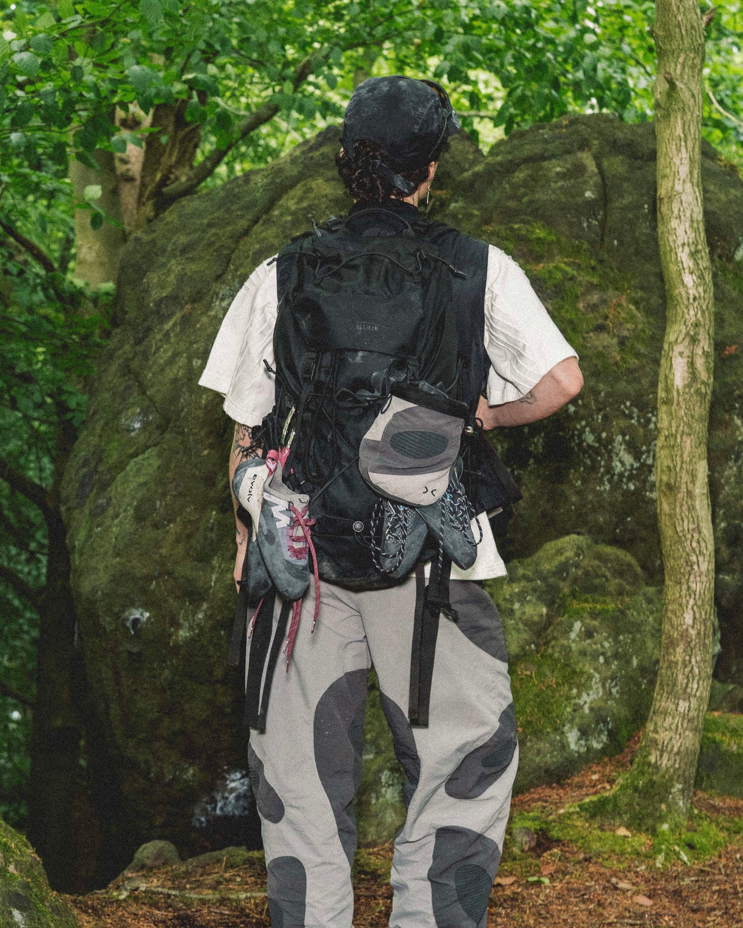 AMOEBA CHALK BAG - GREY