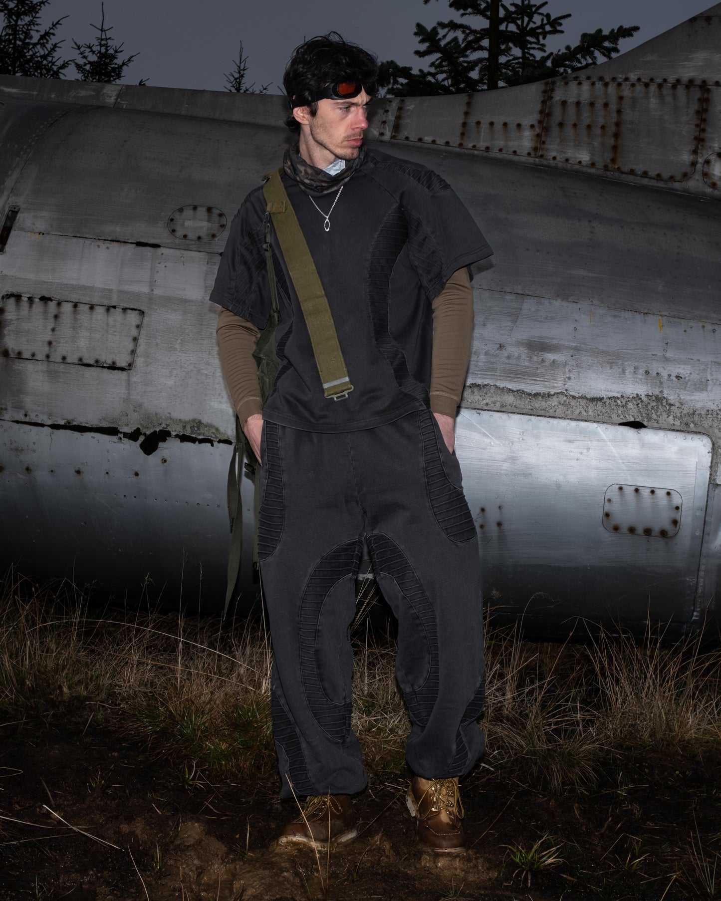 TEXTURED TEE - Charcoal