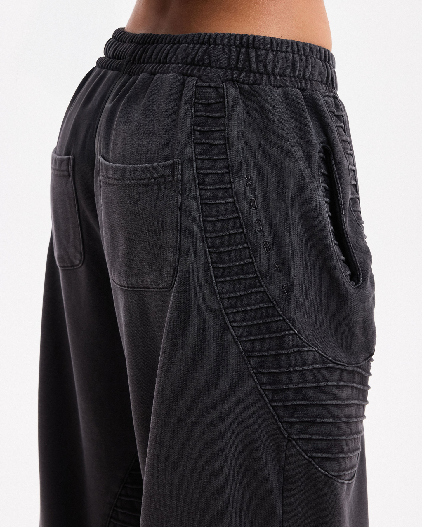 TEXTURED TRACKIES - Charcoal